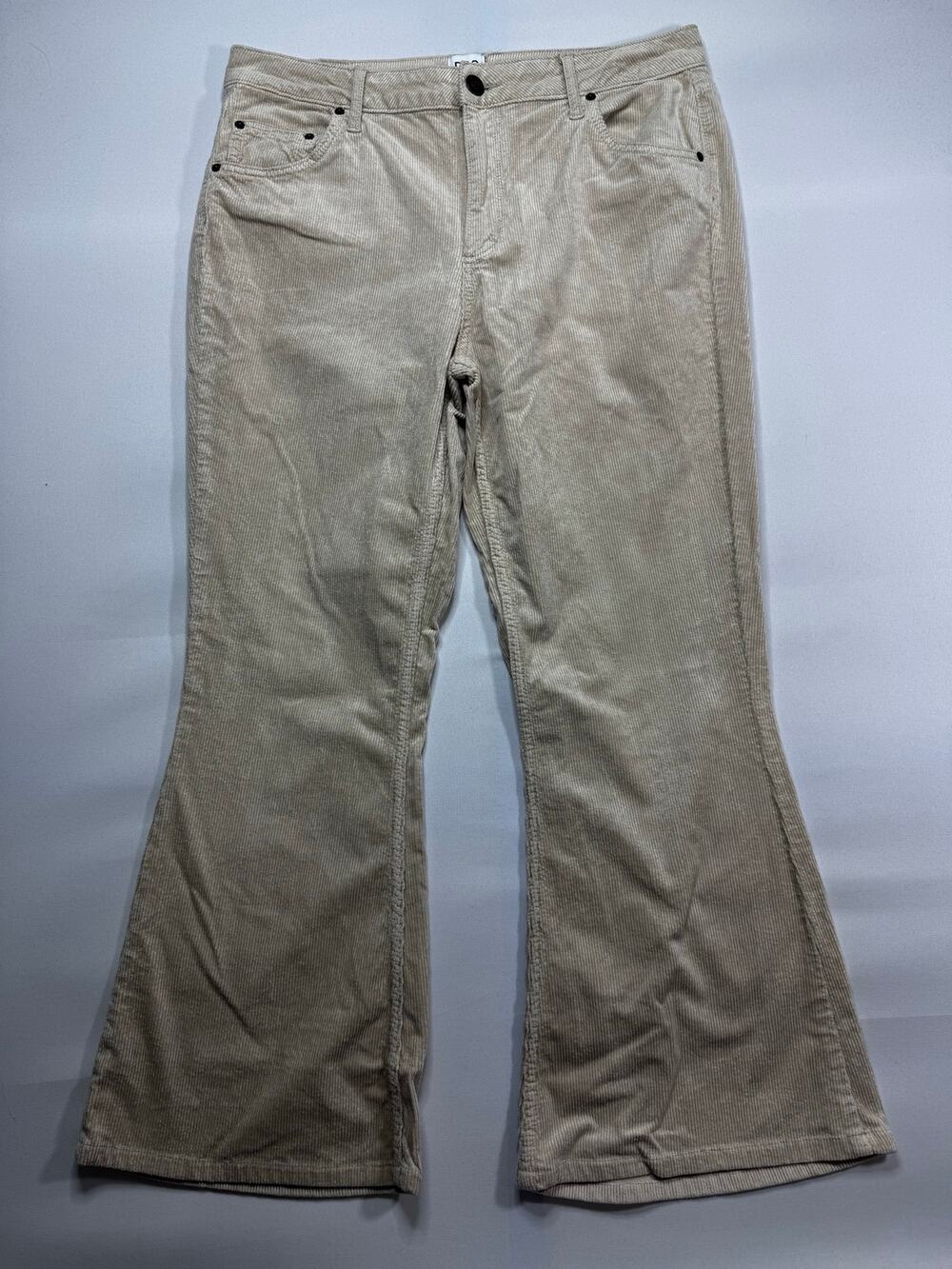 BDG Urban Outfitters Women's‎ Flare Beige Corduroy Pants - Size 32x32 (33x26.5)